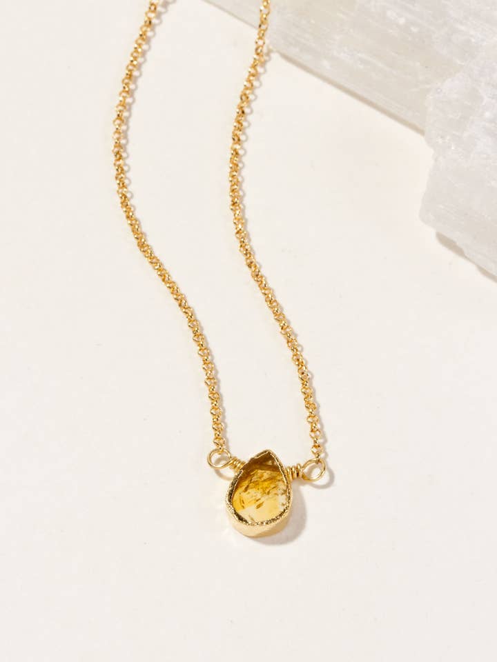 Collier en or avec pierres précieuses délicates - Citrine pour la vente par Luna Norte