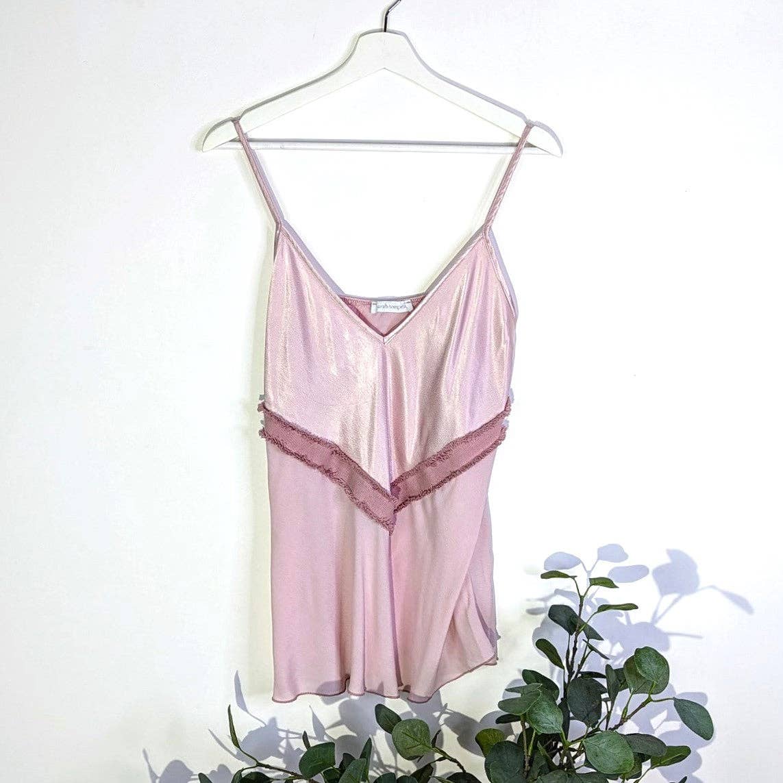 Tempest Designs – wholesale Camisole – Women′s – Strappy cami top with frayed 'V' detail (S-M)0