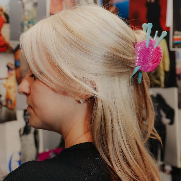 The Peach Fuzz - Wholesale Hair accessories set – Women’s - Yarn Crafts Knitting Needles Hair Claw7