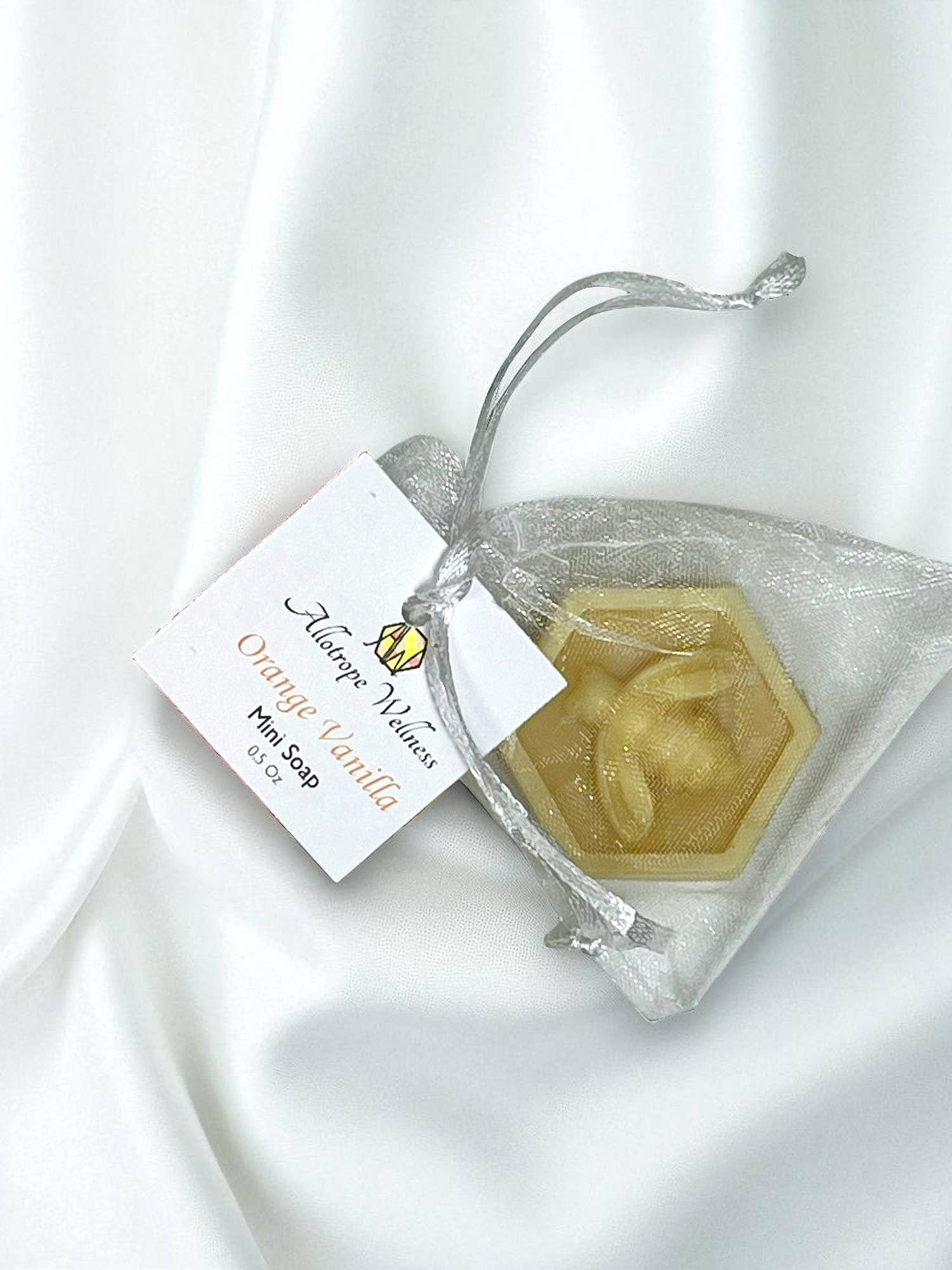 Allotrope Wellness, Inc. - Vente Pains de savon - Mini savon à l'orange et à la vanille2