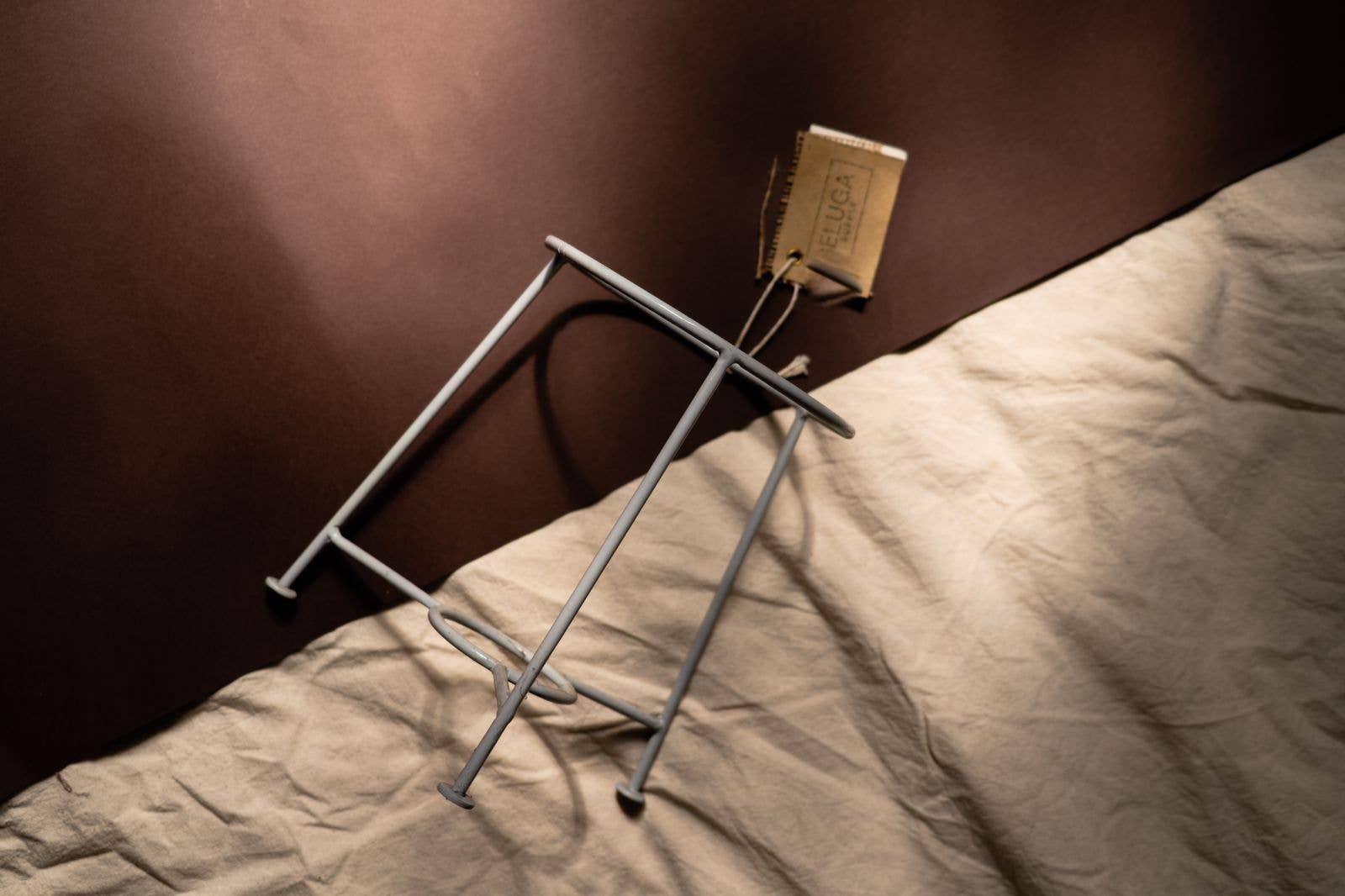 Beluga Supply Company - Vendita all'ingrosso Vasi per piante - Vaso per piante in terracotta con supporto in metallo (piccolo)4