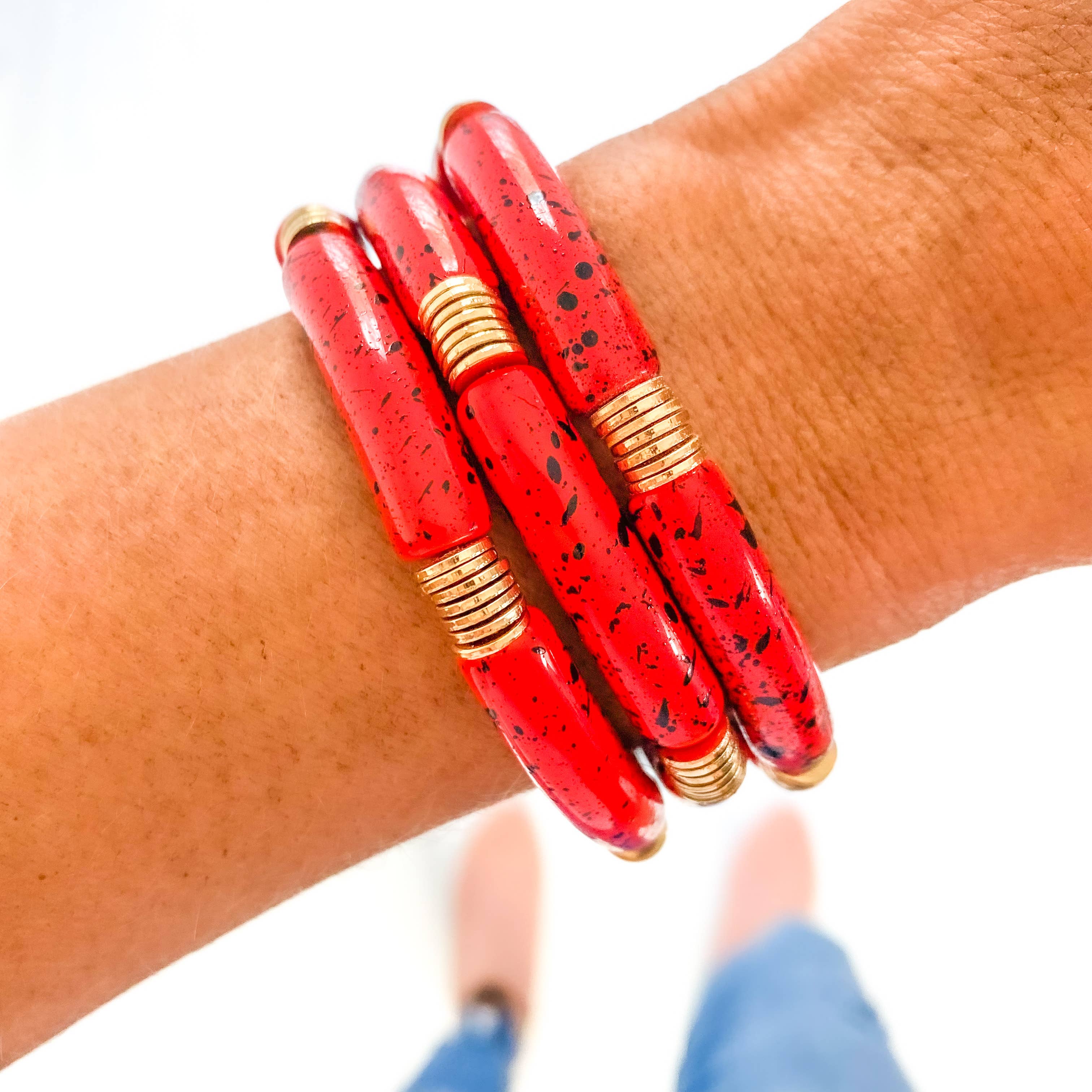 Savvy Bling - Wholesale Beaded Bracelet - Red & Black Speckle Acrylic Tube Bamboo Bracelet1