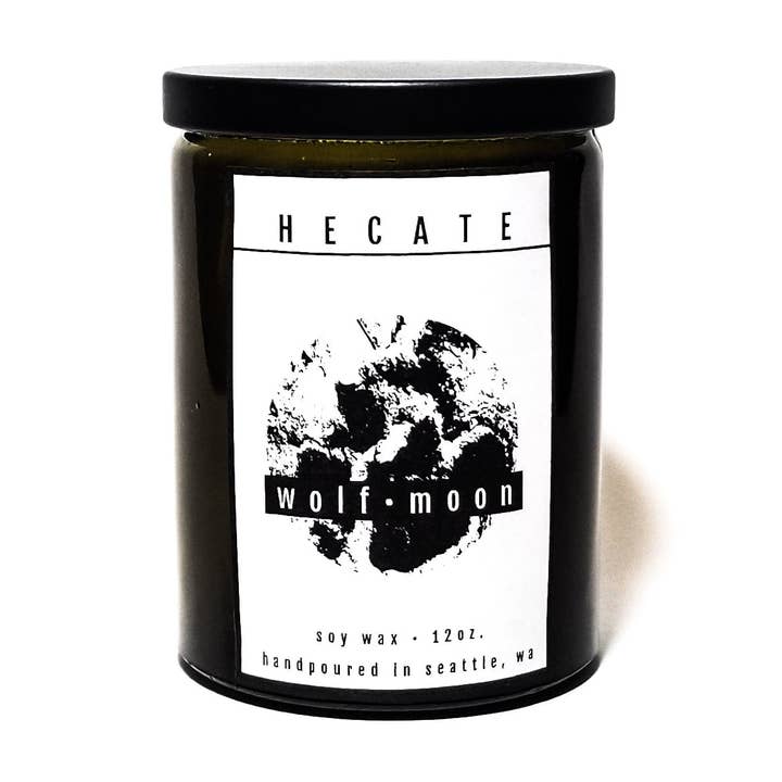 w o l f • m o o n para venta al por mayor de HECATE