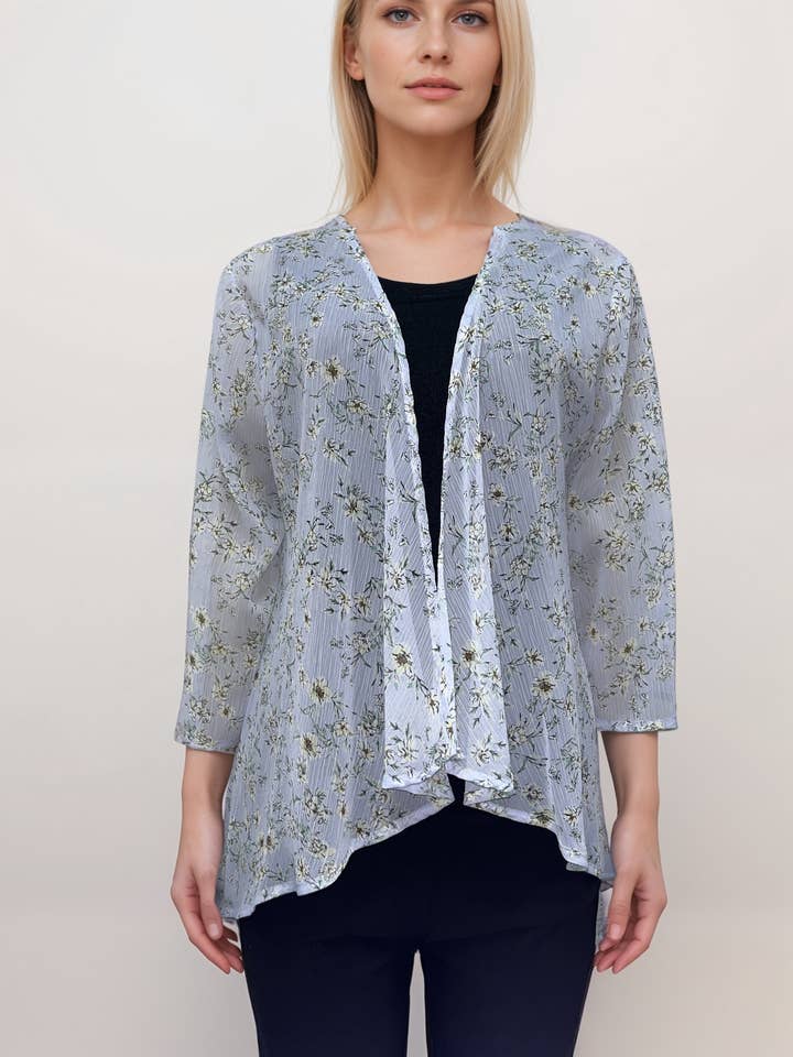 Cardigan transparent bleu clair à motif floral pour la vente par Casual & Co.