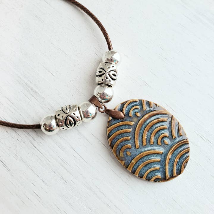 Collar Charm Cord con colgantes de cerámica coloridos para venta al por mayor de Divine Dragon Designs