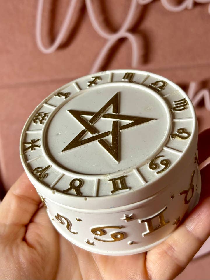 ✨ Caixa de Bugigangas Zodiacal Perfeitamente Imperfeita – Venda de Segundos por atacado de wilkscandlecreations