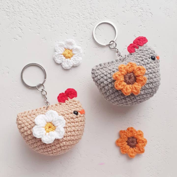 Chicken with Flower keychains Crochet, Chicken lover Gift for wholesale by Anh2 LTD