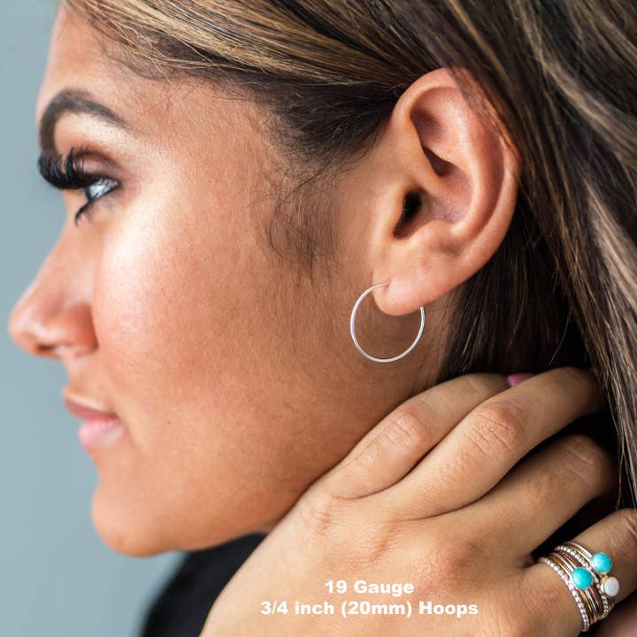 Sunlight Silver Jewelry - Vendita all'ingrosso Orecchini a cerchio - Orecchini a Cerchio in Argento Sterling 925 Delicati | Cerchi Classici Minimalisti Fatti a Mano, Varie Misure | Ipoallergenici - Perfetti per Orecchie Sensibili6