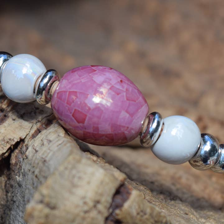 Mosaic rosa och vit pärlstav kork armband för wholesale av Cork Tree Designs