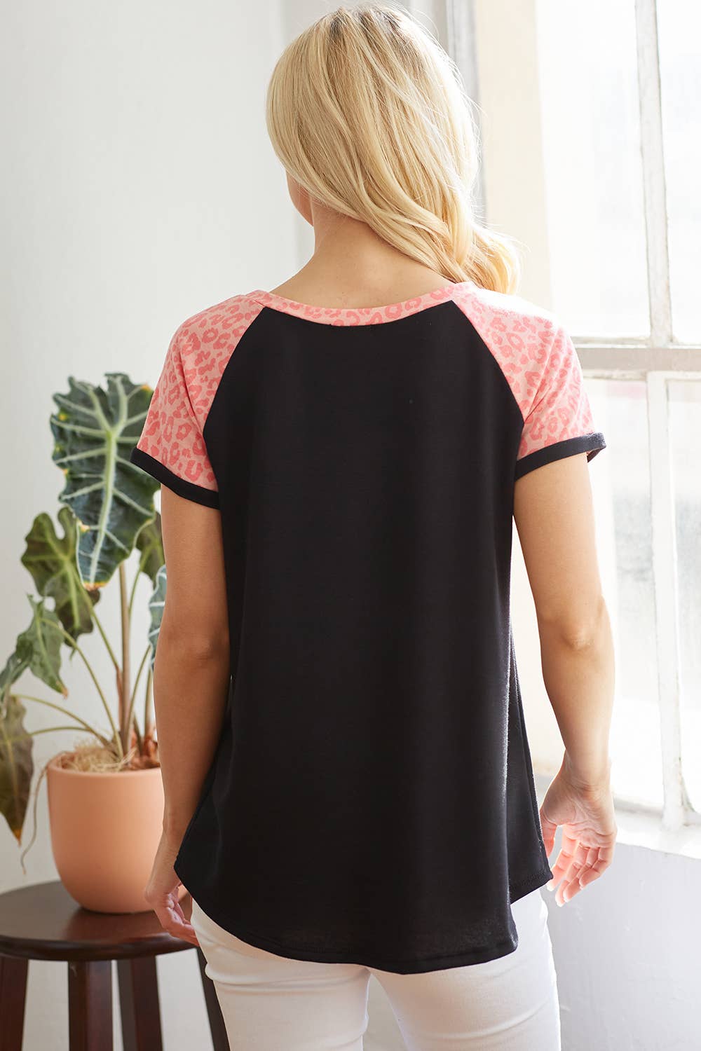 lovely melody - Wholesale T-Shirt - Women's - LMT2216-Day to Day Leopard Top4