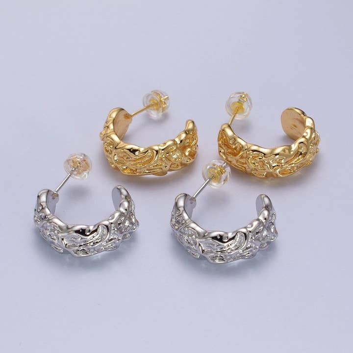 Orecchini a bottone a forma di C in lamina geometrica astratta in oro e argento | AB016 AB017 per la vendita all'ingrosso da parte di Aim Eternal