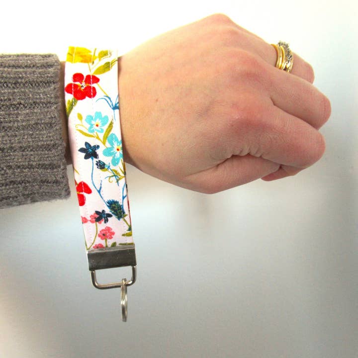 Thread and Purls - Wholesale Keychain – Women's - Key Fob Wristlet, Fabric Wristlet Keychain, Floral Key Fob, Gift for Coworker, Keychain Wristlet, Wrist Lanyard, Stocking Stuffer under 55