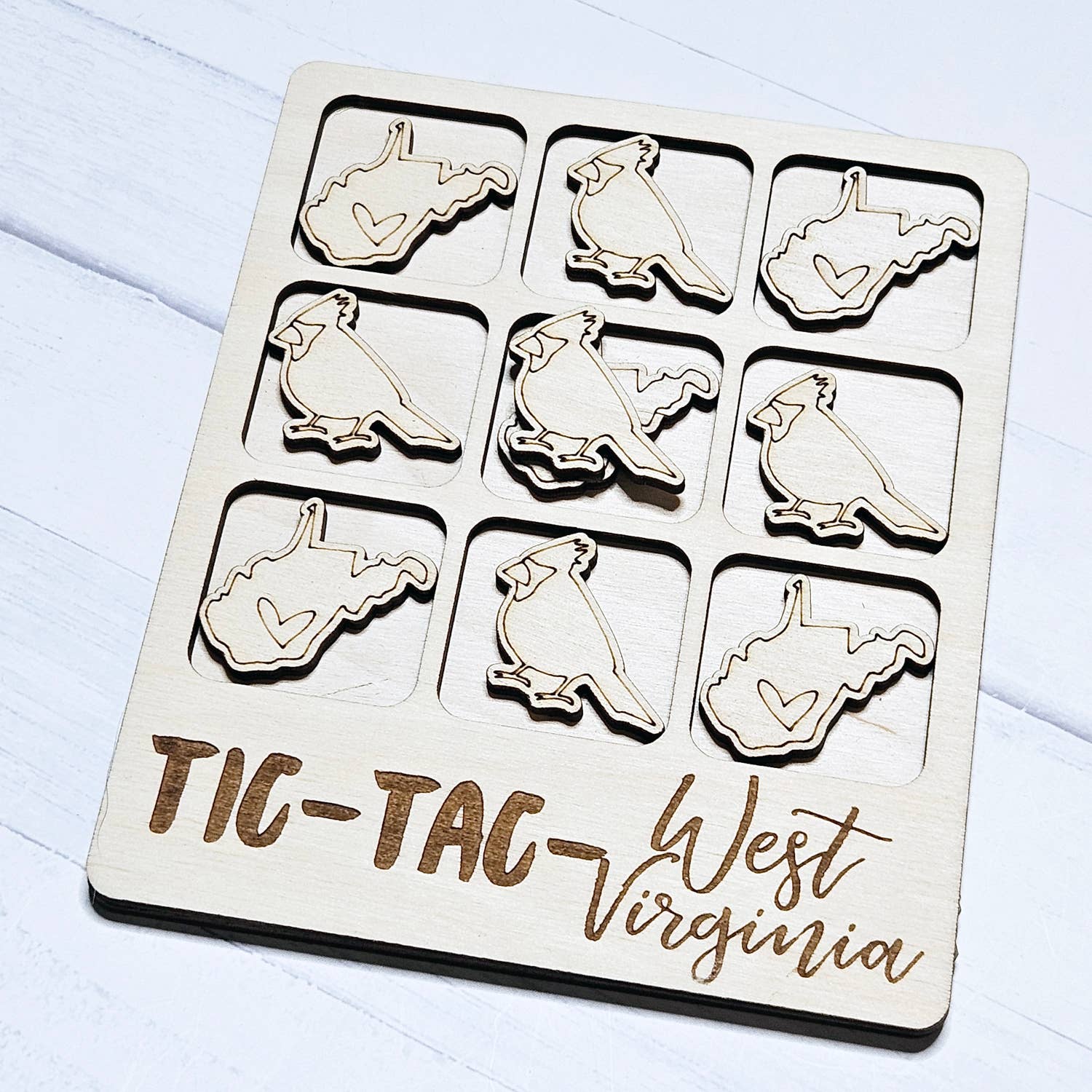 The Trendy Traveler – wholesale Board game – West Virginia Cardinal Tic-Tac-Toe Game2