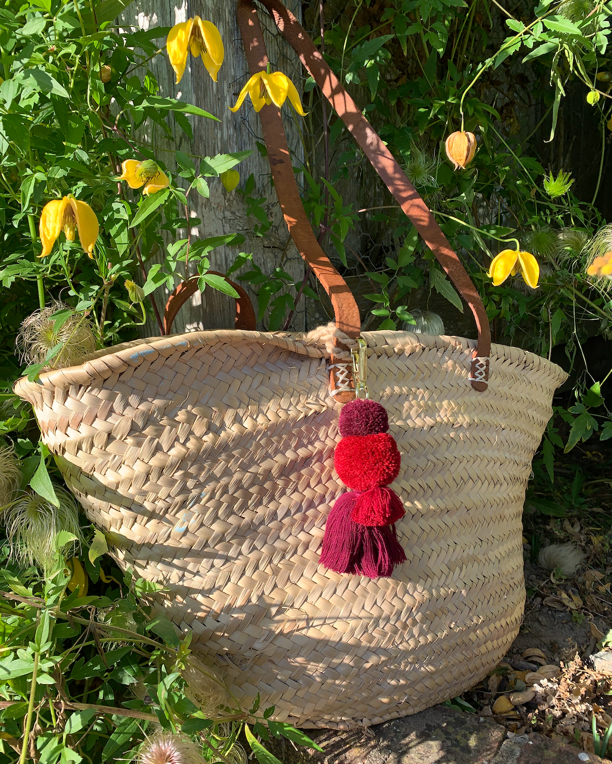 PomPom Galore - Wholesale Keychain – Women's - Pom Pom & Tassel Keyring / Bag charm -  Cassis2