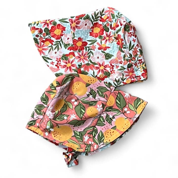 Bonnet en limonade fraise biologique pour la vente par Urban Baby Bonnets