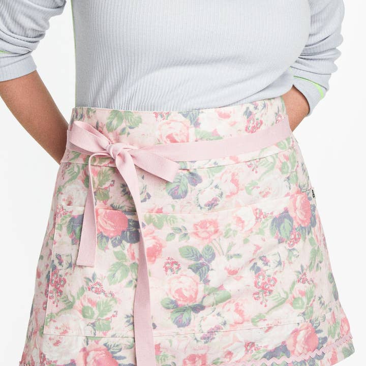 Hedley & Bennett - Wholesale Apron - The Cafe Bistro Apron - LoveShackFancy Palm Beach Rose