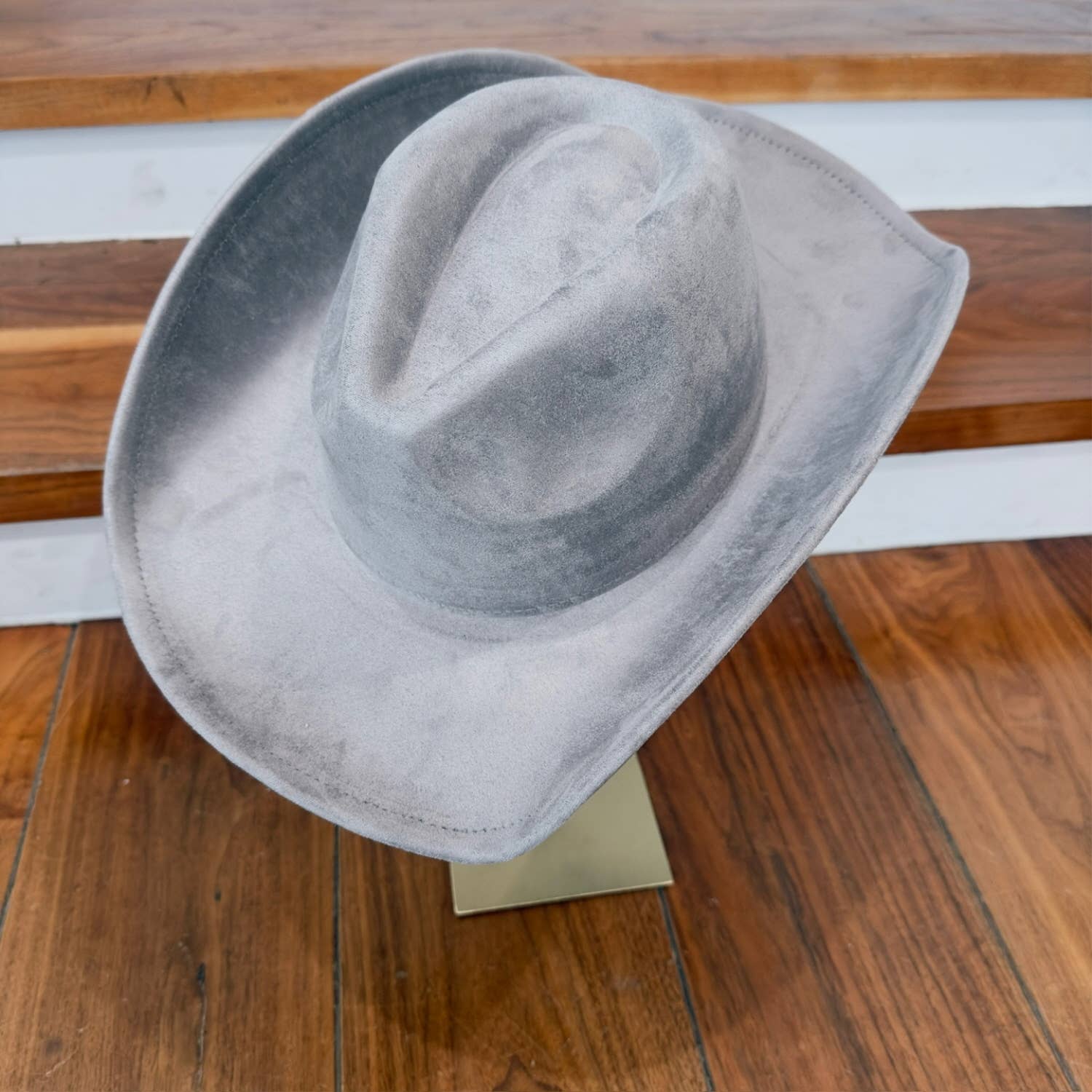 Bella Betty - Vente Chapeau de cowboy – femme - CHAPEAU DE COWBOY EN DAIM VÉGÉTALIEN23