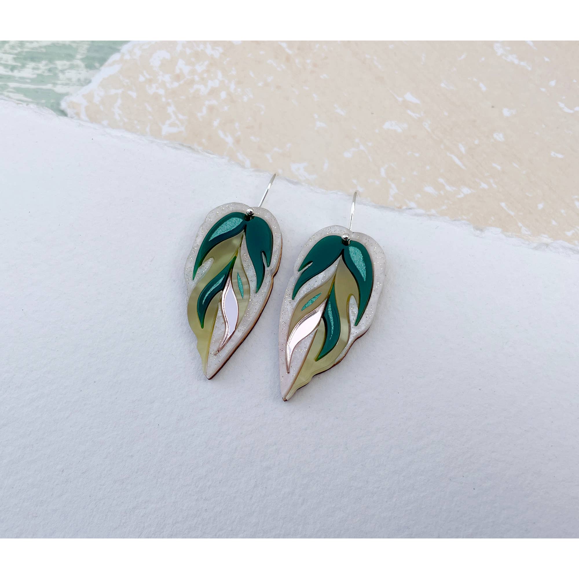 Rosa Pietsch – wholesale Dangle earrings – Calathea Leaf Hook Earrings : Pink & Green1