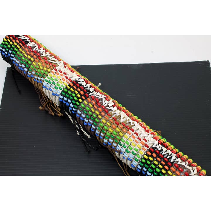 Rør med hajtand & perler snorede armbånd for engroshandel hos Western Counties Wholesale