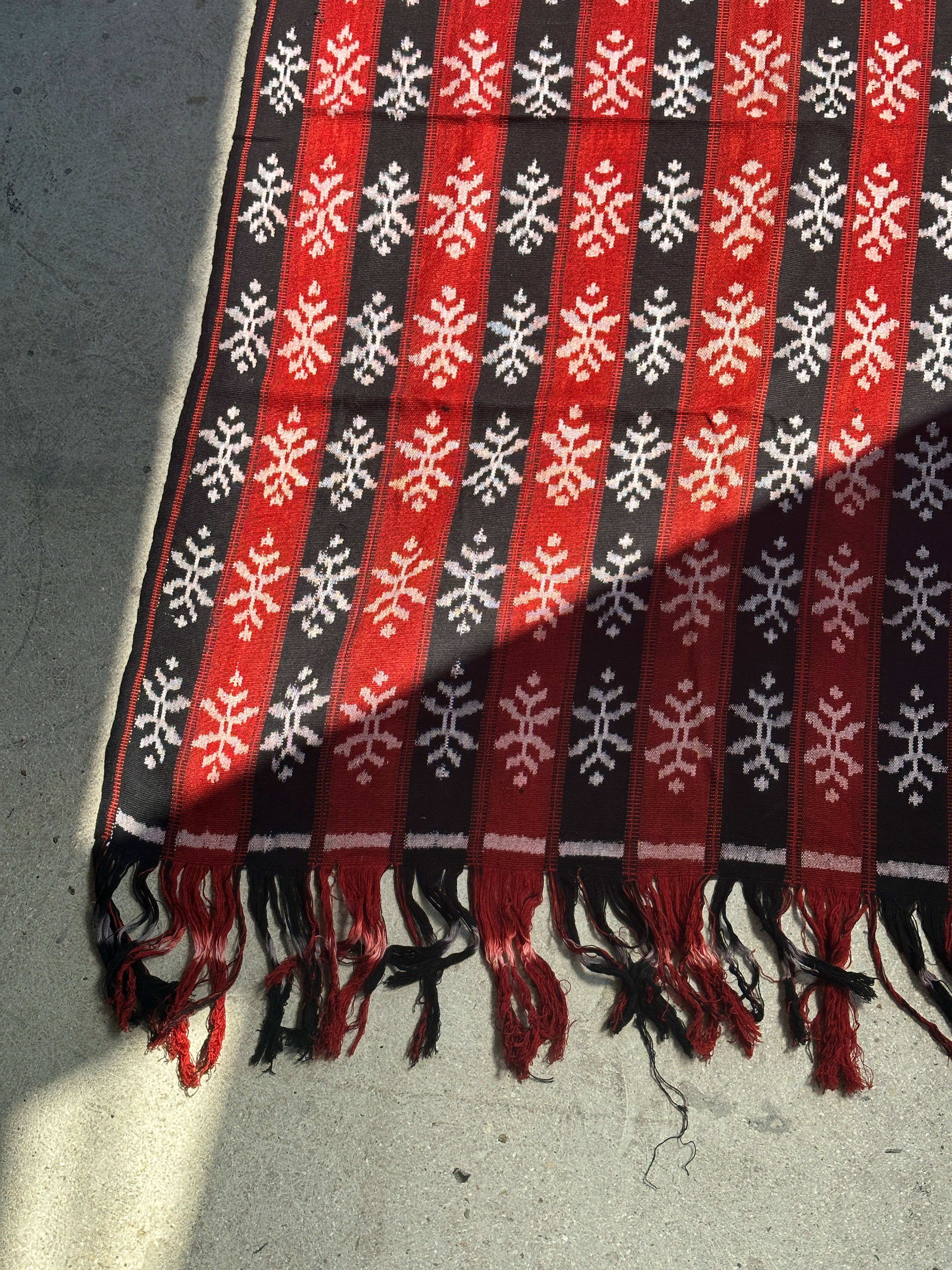Office Objets - Wholesale Coverlet - Ikat, traditional Indonesian fabric from the island of Savu (Timor) red and black 2m25x7526