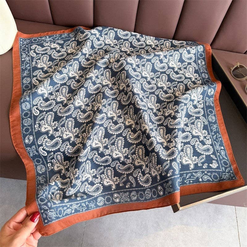 Sheer Trend - Vendita all'ingrosso Sciarpa - Donna - Foulard quadrato con stampa fashion2