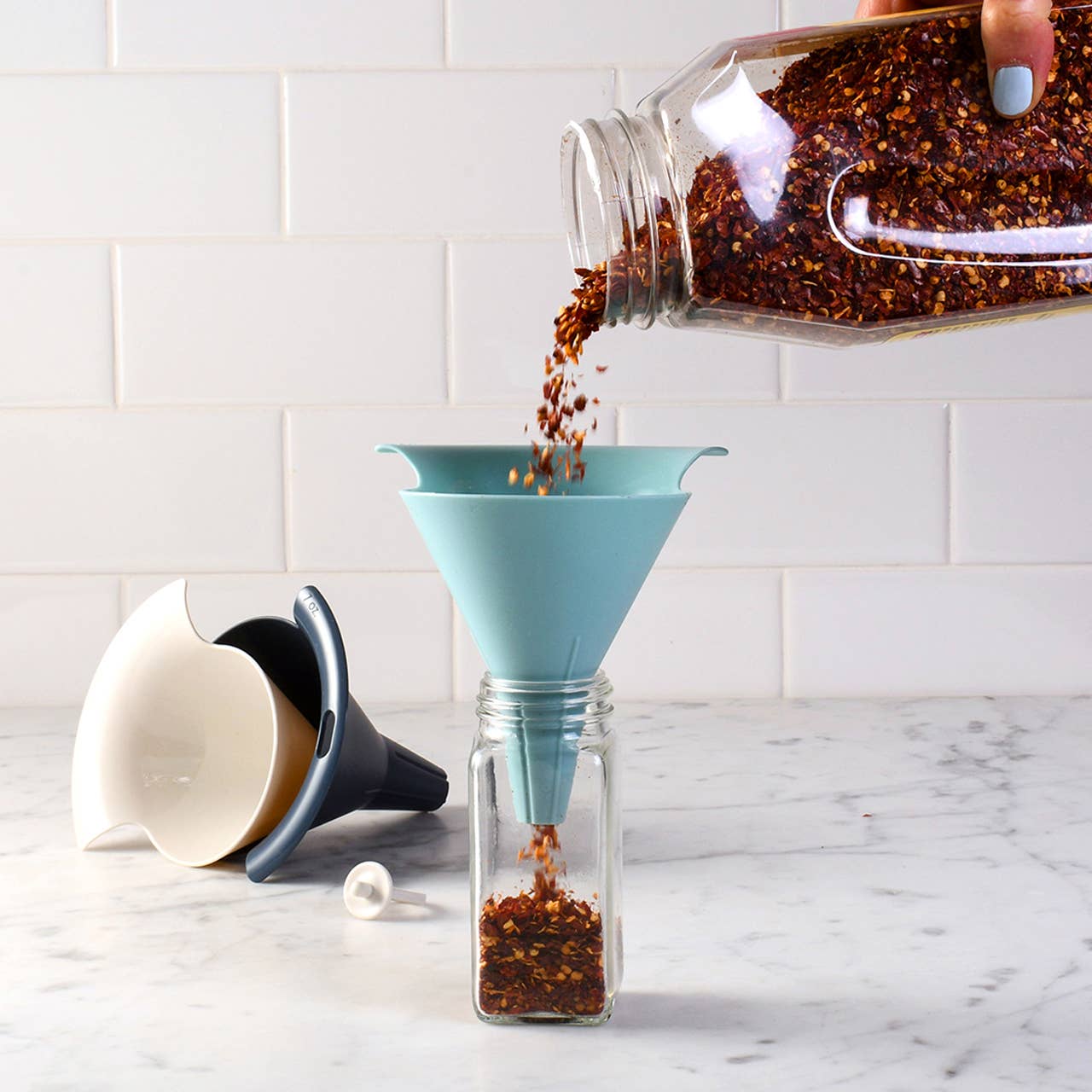 Gourmac - Wholesale Funnel - 3-Piece Interlocking Funnel Set Counter Display8