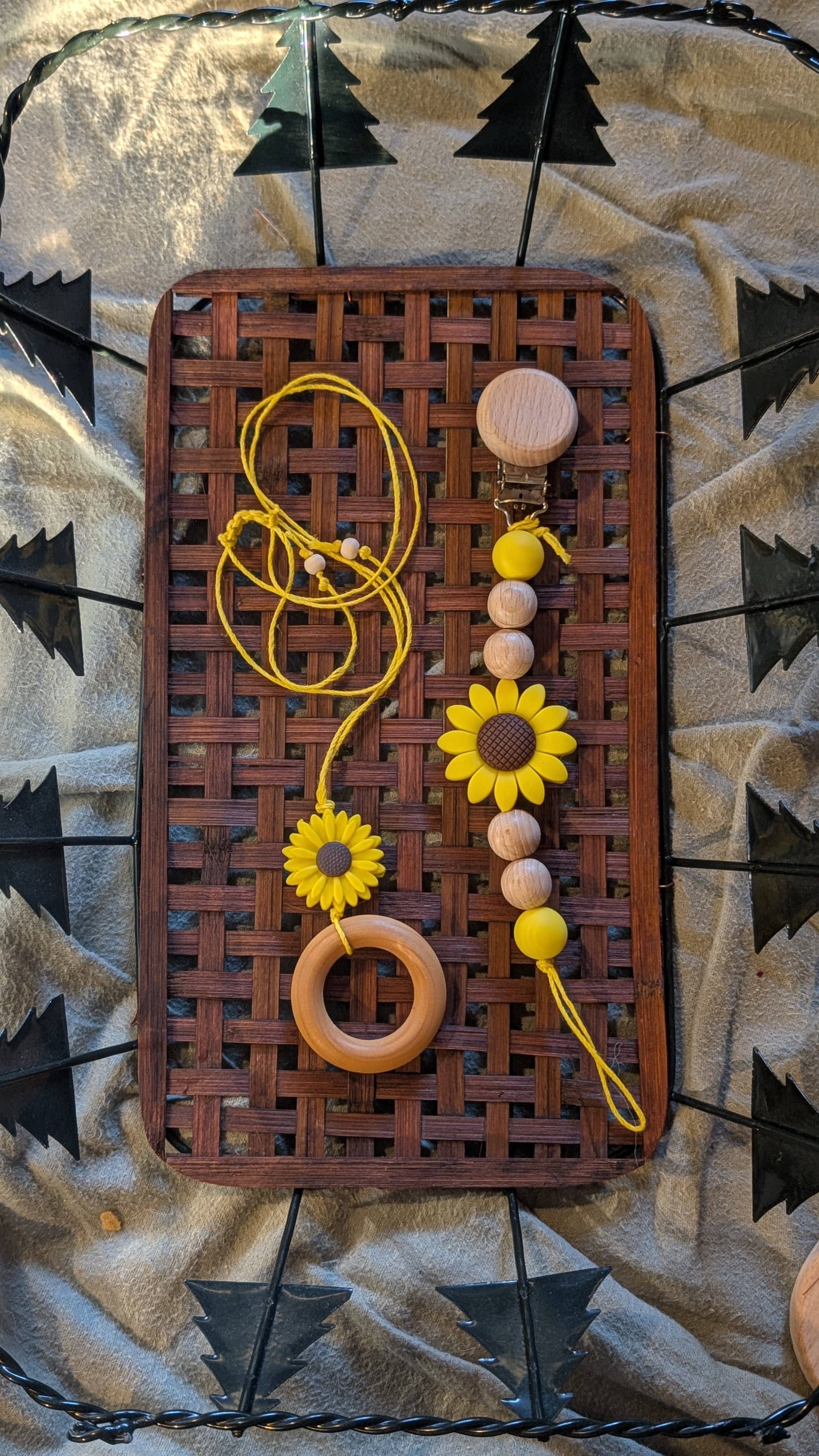 Brombie - Wholesale Jewelry Set - Mama nursing necklace with matching clip for pacifier or toy5