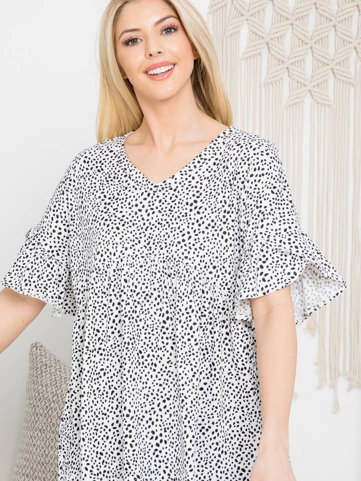 T10011-4 Haut à manches courtes à volants avec pois pour femmes pour la vente par Sunday Morning