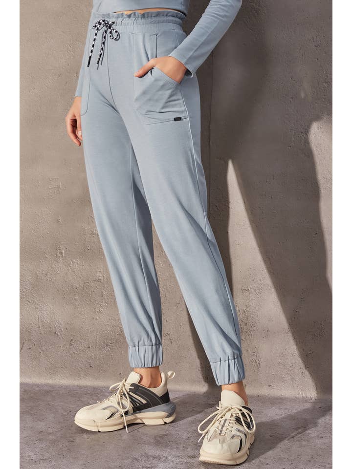 Titika Active – wholesale Athletic sweatpants/jogging bottoms – Women's – Warm Down Jogger1