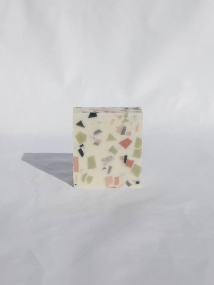 Savon Terrazzo Pomme & Sauge pour la vente par ONDO