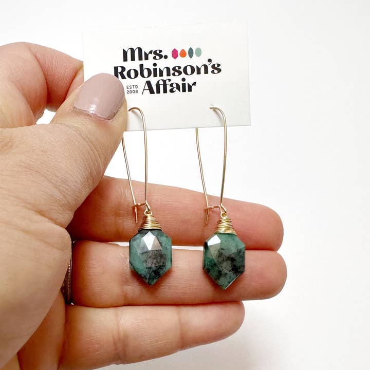 Boucles d'oreilles rein - Émeraude - Long hexagone - Or pour la vente par Mrs. Robinson's Affair