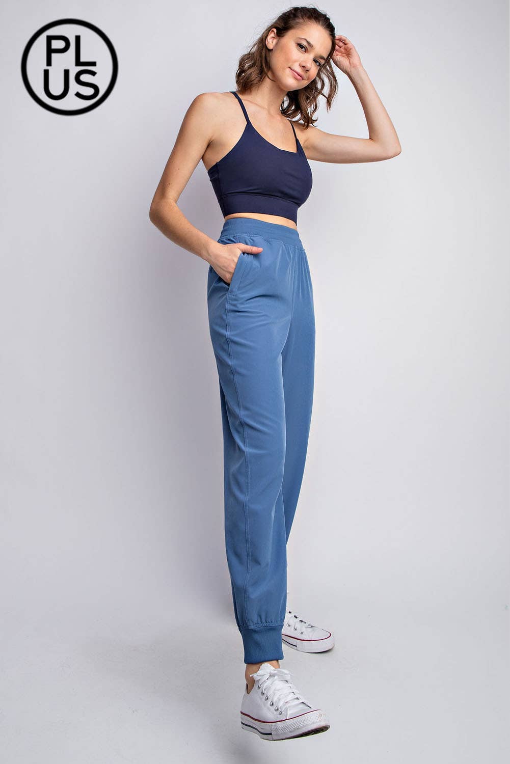 Rae Mode – Großhandel Trainings-/Jogginghose – Damen – JOGGINGHOSE AUS OXFORD ST WOVEN DANCE STUDIO IN ÜBERGRÖSSE MIT MITTLERER LEIBHÖHE20