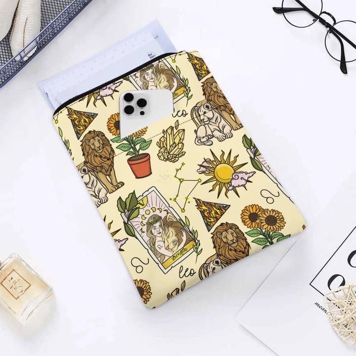 Leo Seamless Pattern Printed Fabric Custom Book Sleeve Book Cover Protector with Zipper and Front Pocket for wholesale by OhhhSoPeachy