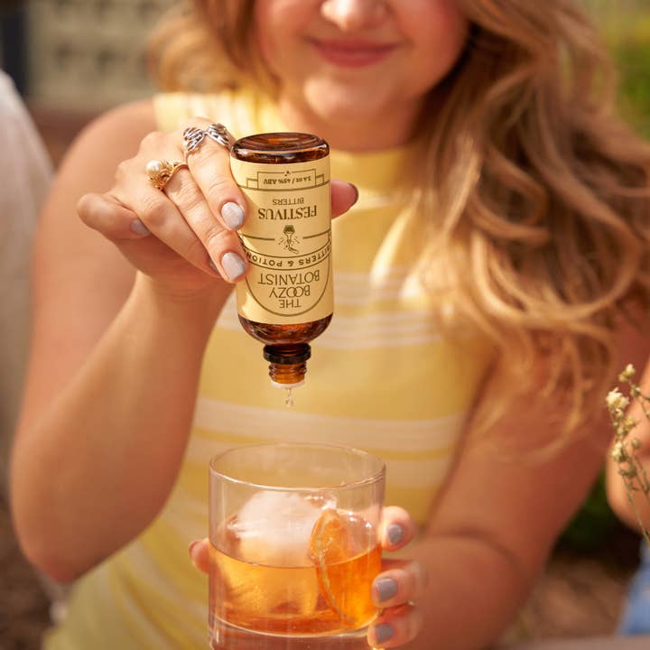 Amari Festivus | Sapori natalizi | Aromatici | Stagionali per la vendita all'ingrosso da parte di The Boozy Botanist