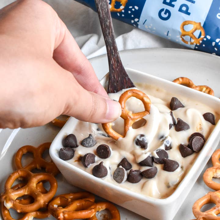 Savor by Suzie - Wholesale Pretzels - Sea Salt Grain Free Pretzels Mini Bags 1.5 oz