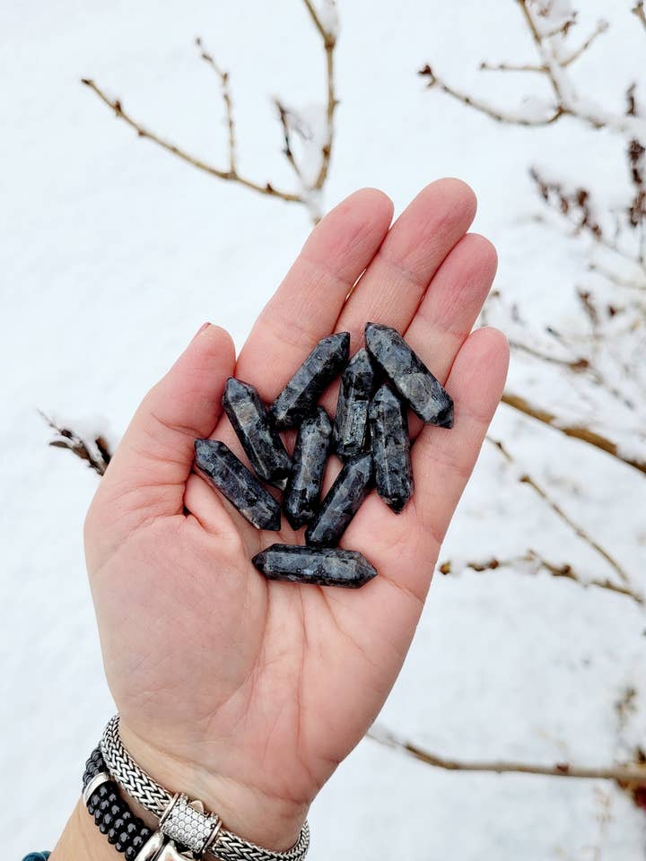 Labradorite Points for wholesale by ZARDENIA