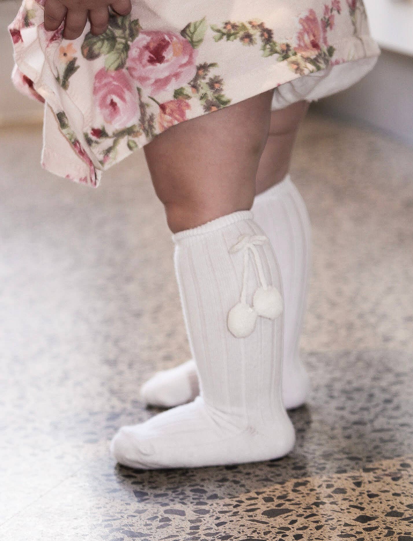Classical Child - Vente Chaussettes – enfant - Chaussettes de genouillères à pompon haute couleur blanche7