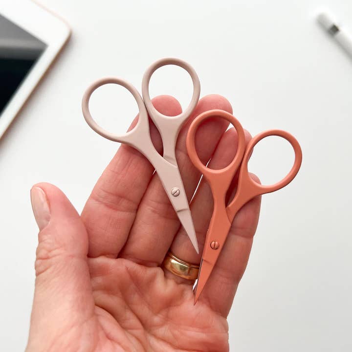 Matryoshka Doll Shop - Wholesale Scissors - Small needlecraft scissors, tiny embroidery scissors
