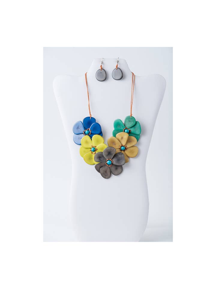 Becca Flower Bio-Tagua-Halsketten-Set für den Großhandel von TaguArtsy