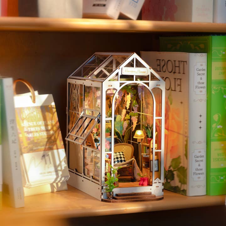 Hands Craft - Wholesale DIY Craft Kit - DIY Miniature House Book Nook Kit: Garden House
