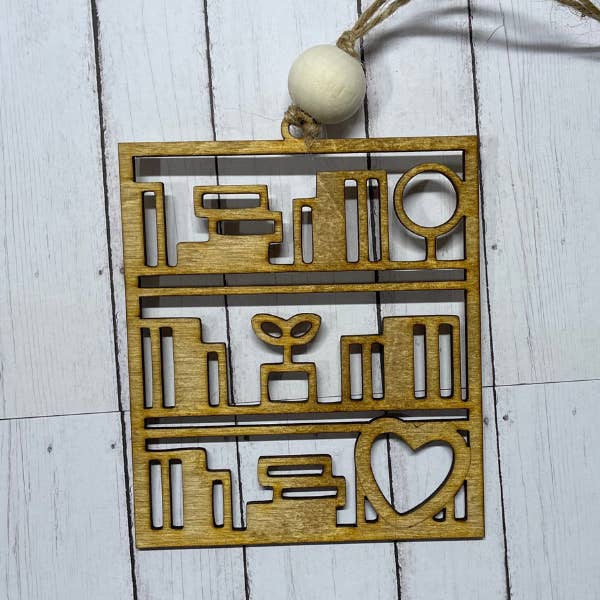 Perdu dans les pages Ornement/Charme pour la vente par Plums & Roses