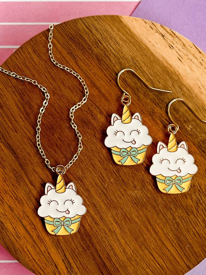 Kitty Cupcake ketting en oorbellen voor wholesale door Benny & Beans