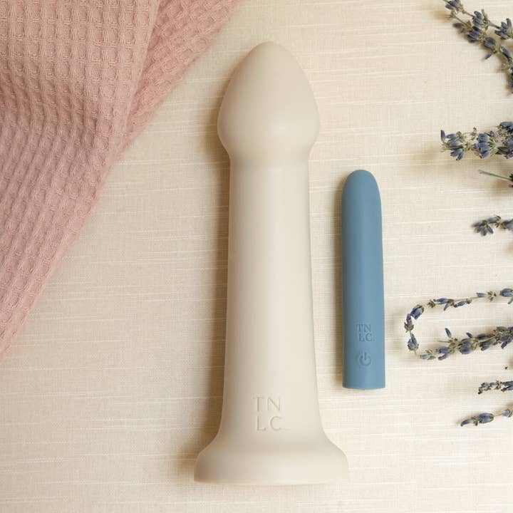 The Natural Love Company – wholesale Sexleksaker – Dill Straight | Flexibel 7 ”silikondildo med sugkopp1