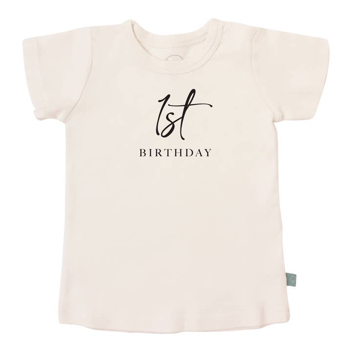 camiseta gráfica infantil orgánica | hito del primer cumpleaños en color carbón para venta al por mayor de Finn + Emma