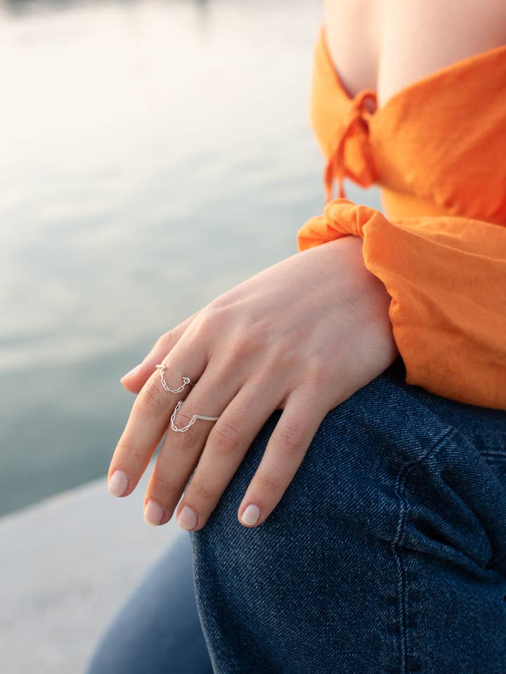 flödesring, nätta dot ring, stenring, ultratunn ring för wholesale av North & South jewelry