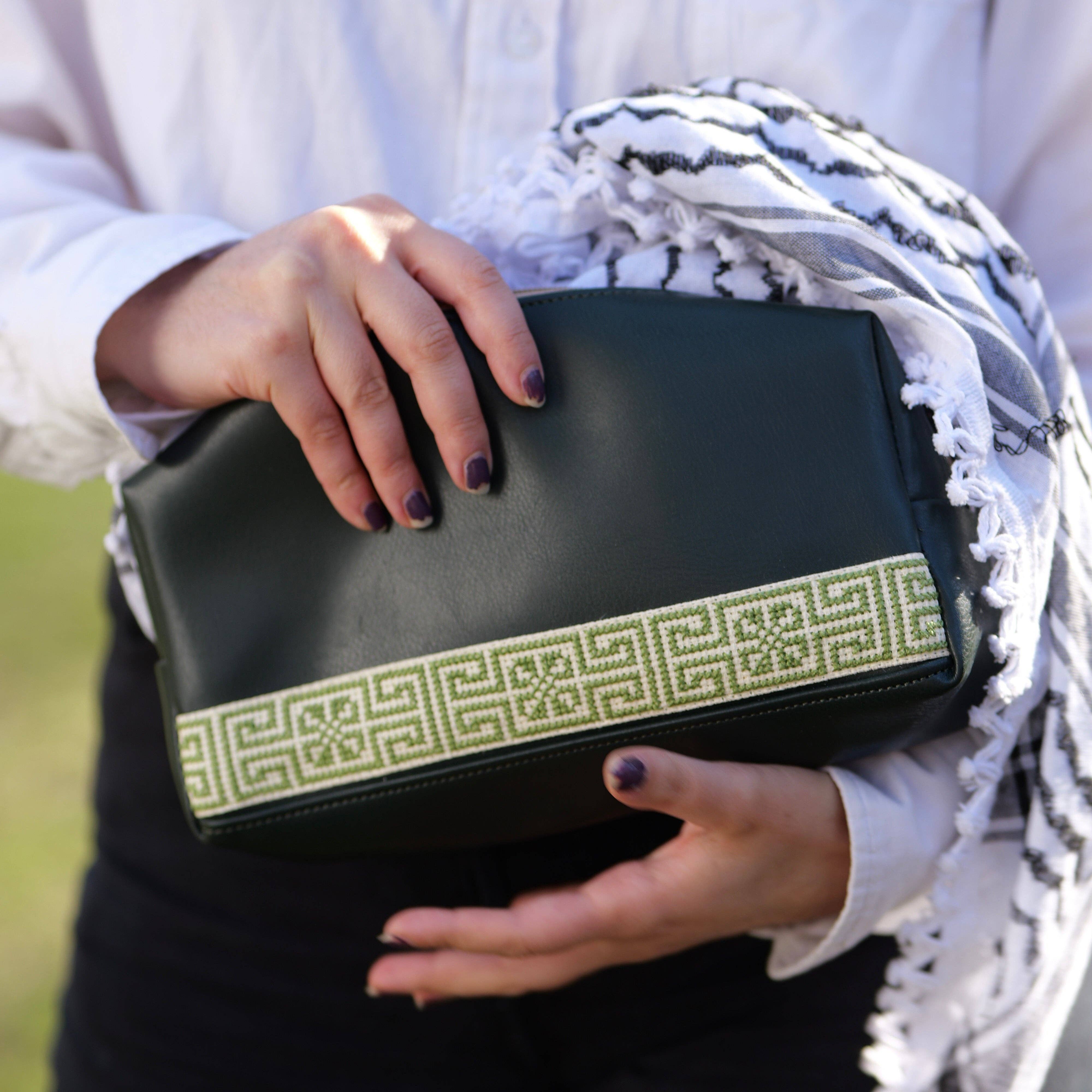 Darzah - Wholesale Toiletry Bag - Women's - Travel Kit - Green3