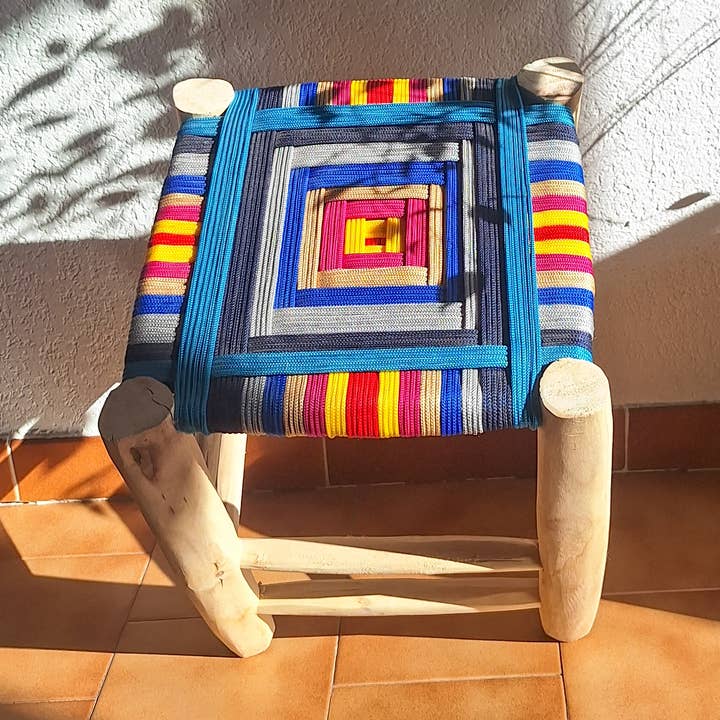 Boheemse kruk van hout en kleurrijk weefsel voor wholesale door LeBazare