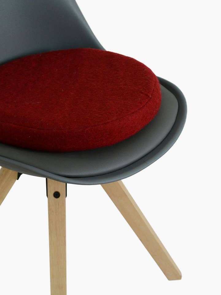 Röd rund vadderad skumstolsdyna med ullfilt för wholesale av Woollyfelt