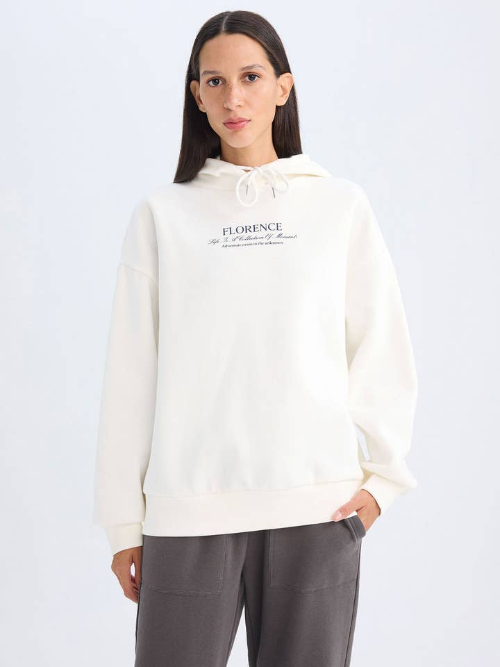 Tyk afslappet sweatshirt med hætte med oversize pasform for engroshandel hos Virtue Trade