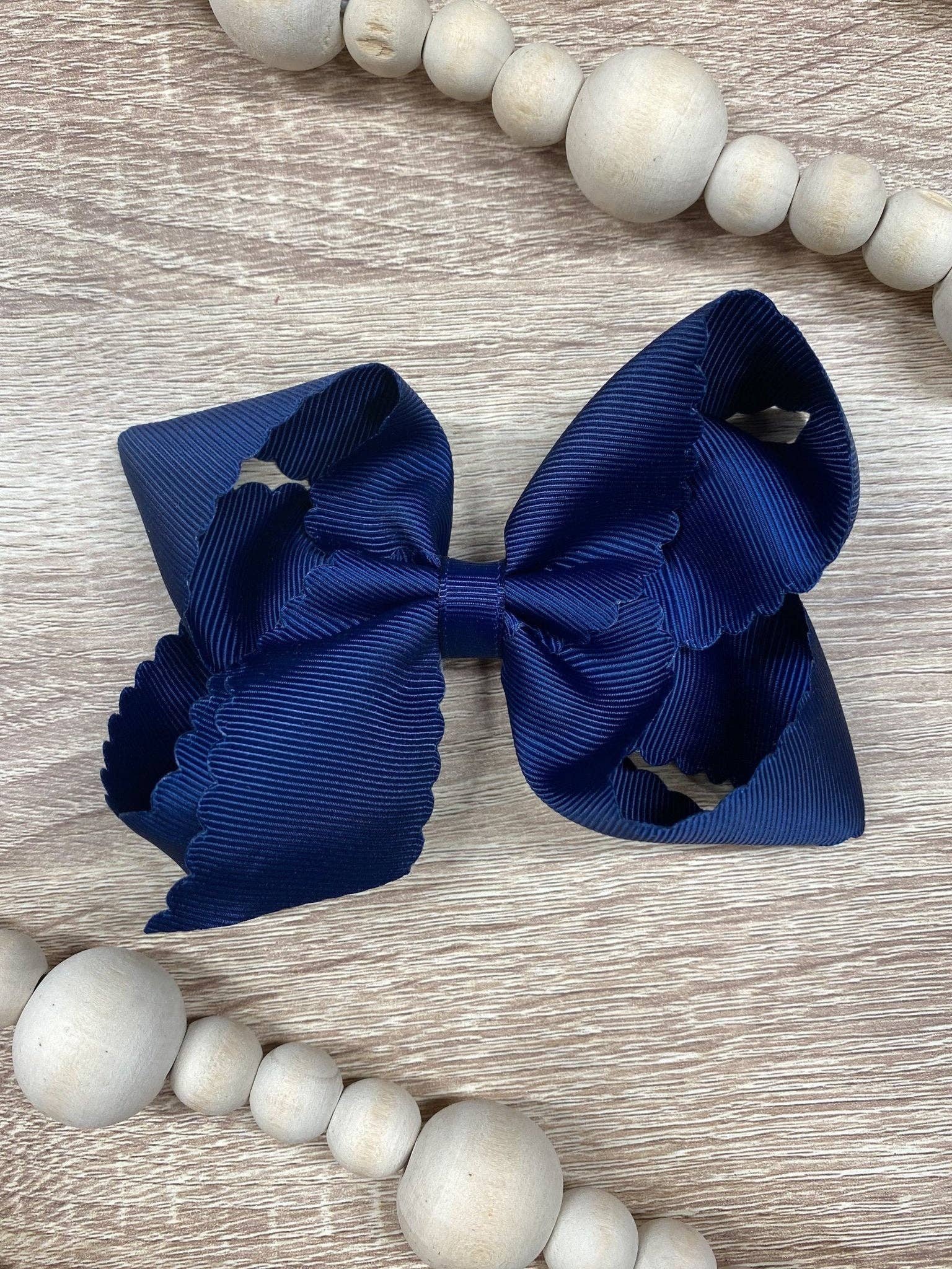 The Hair Bow Company - Vente Nœud pour cheveux – enfant - Nœuds festonnés classiques - Pince crocodile - 11,4 cm25
